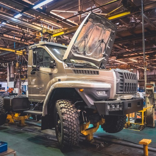 промышленный фотограф Сергей Крылов автомобильный завод Урал next   главный конвейер сборка автомобиля
