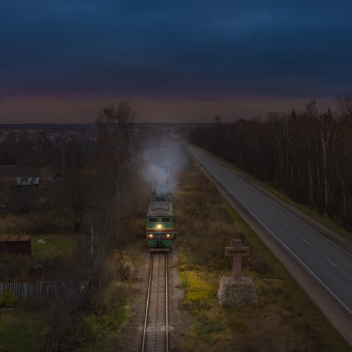 железнодорожный фотограф сергей крылов пересвет ржд тепловоз 2тэ10в грузовой поезд сумерки лето dji mavic2 дрон