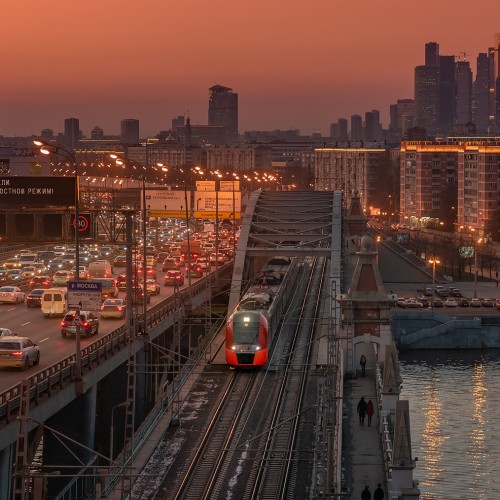 железнодорожный фотограф сергей крылов ржд москва рельсы мост ласточка мцк электричка электропоезд закат город лето ттк